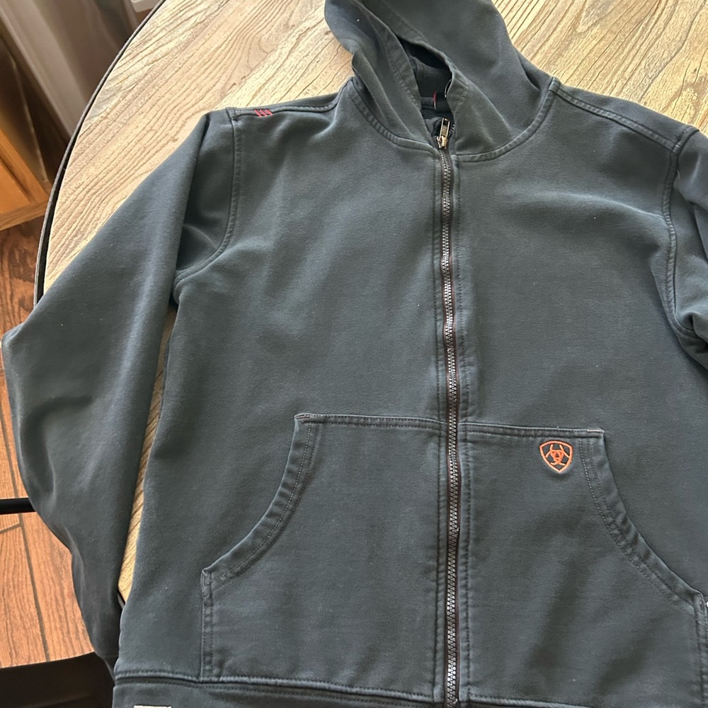 FR Ariat zip up
